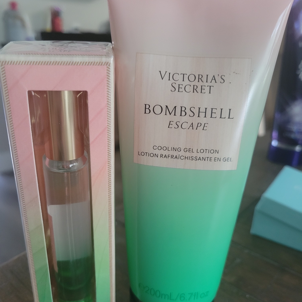 Victoria's Secret Bombshell Escape Lotion and Spray Set